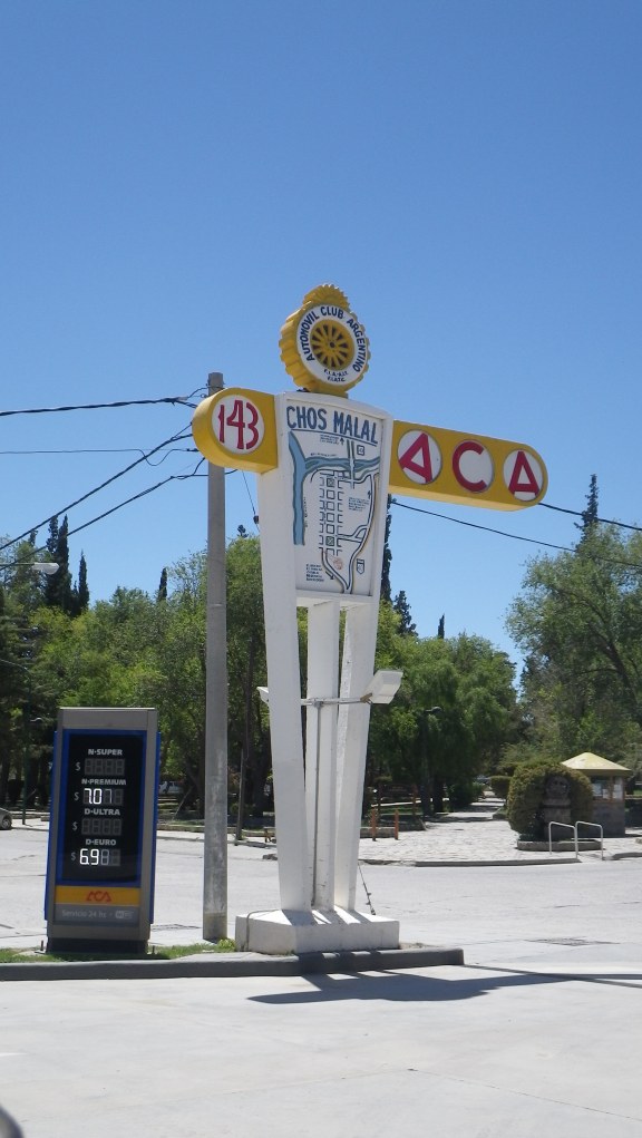 Pit stop along Ruta 40