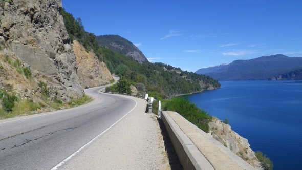 Start or the "Ruta de siete lagos"